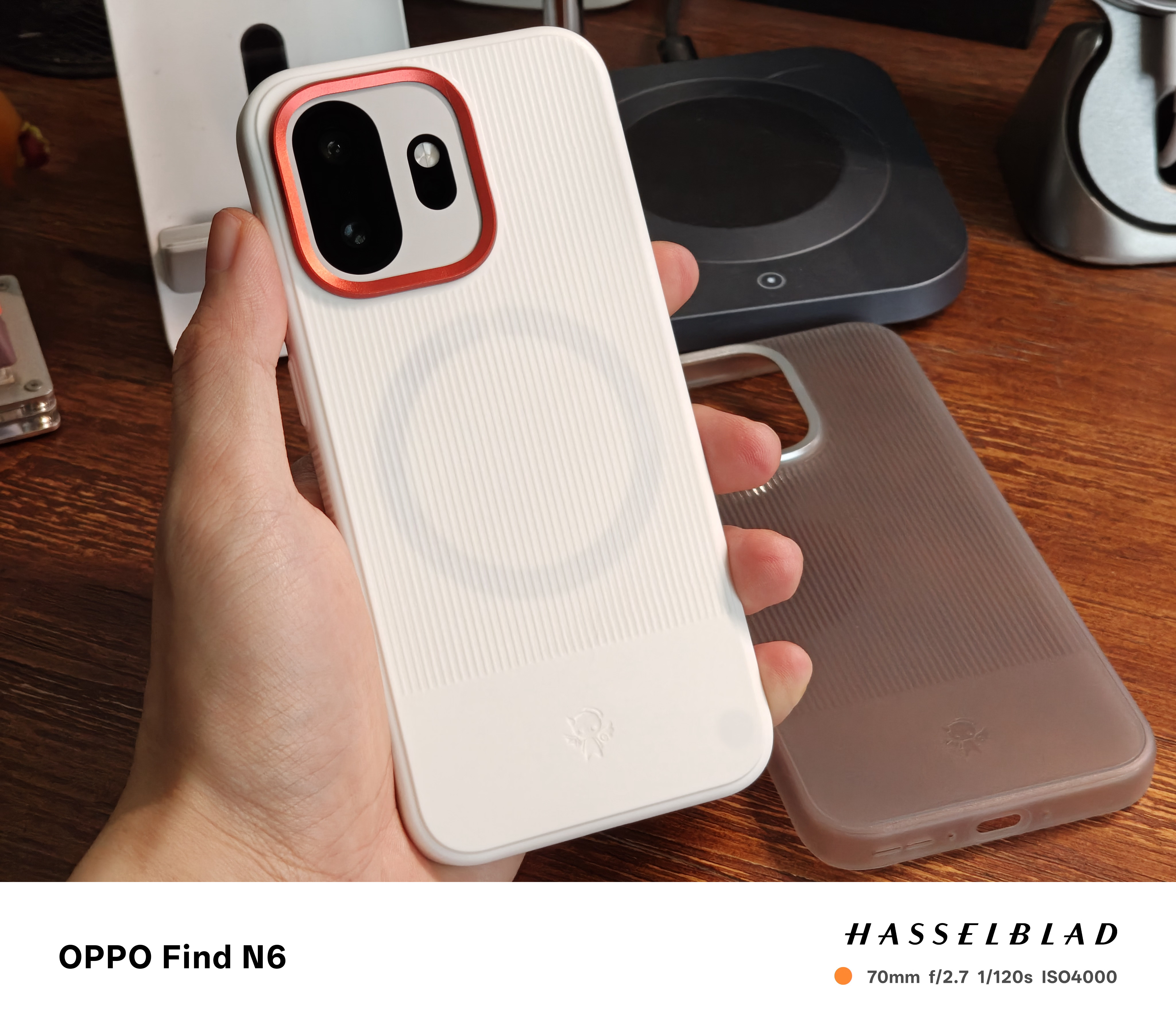 能给一加15T做私模PP壳的配件品牌不多了，的007光阴特别版手感很好，都有防滑