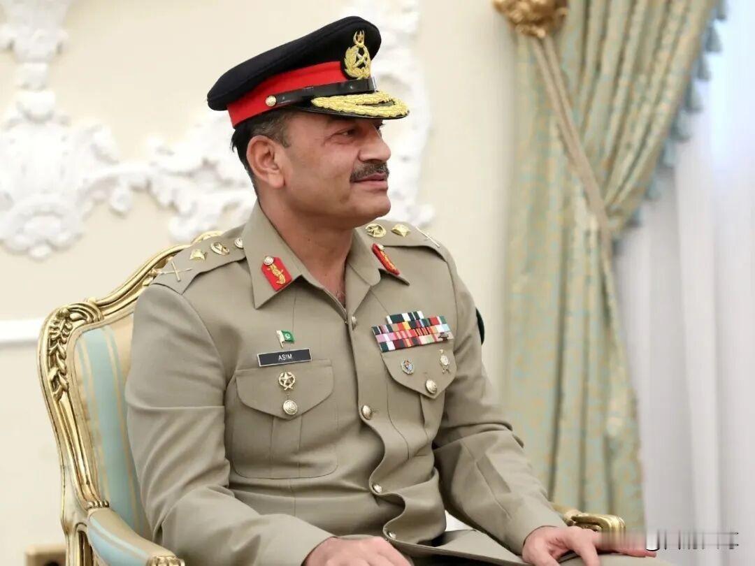 终于有人敢对特朗普说真话了!巴基斯坦陆军参谋长告诉特朗普：美国封锁霍尔木兹海峡是