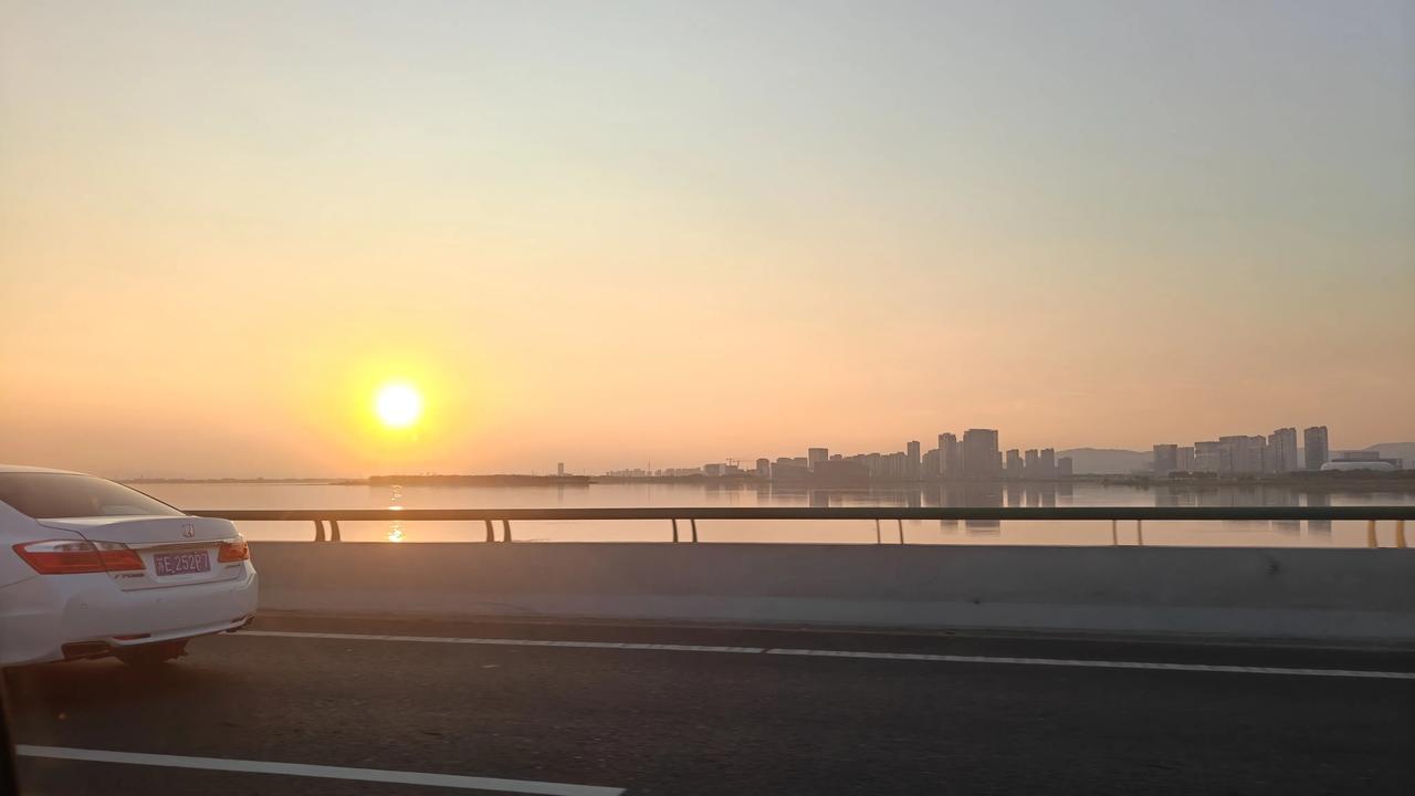 近期经常看到拒服兵役被通报的新闻，所以说想要当兵或者想要孩子当兵的家长要先考虑清