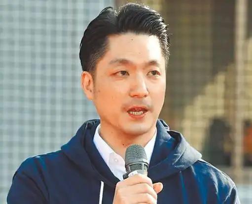 台北市长蒋万安最近撂了句狠话！他表示，如果大陆军机继续在台海绕飞演习，他就要停掉