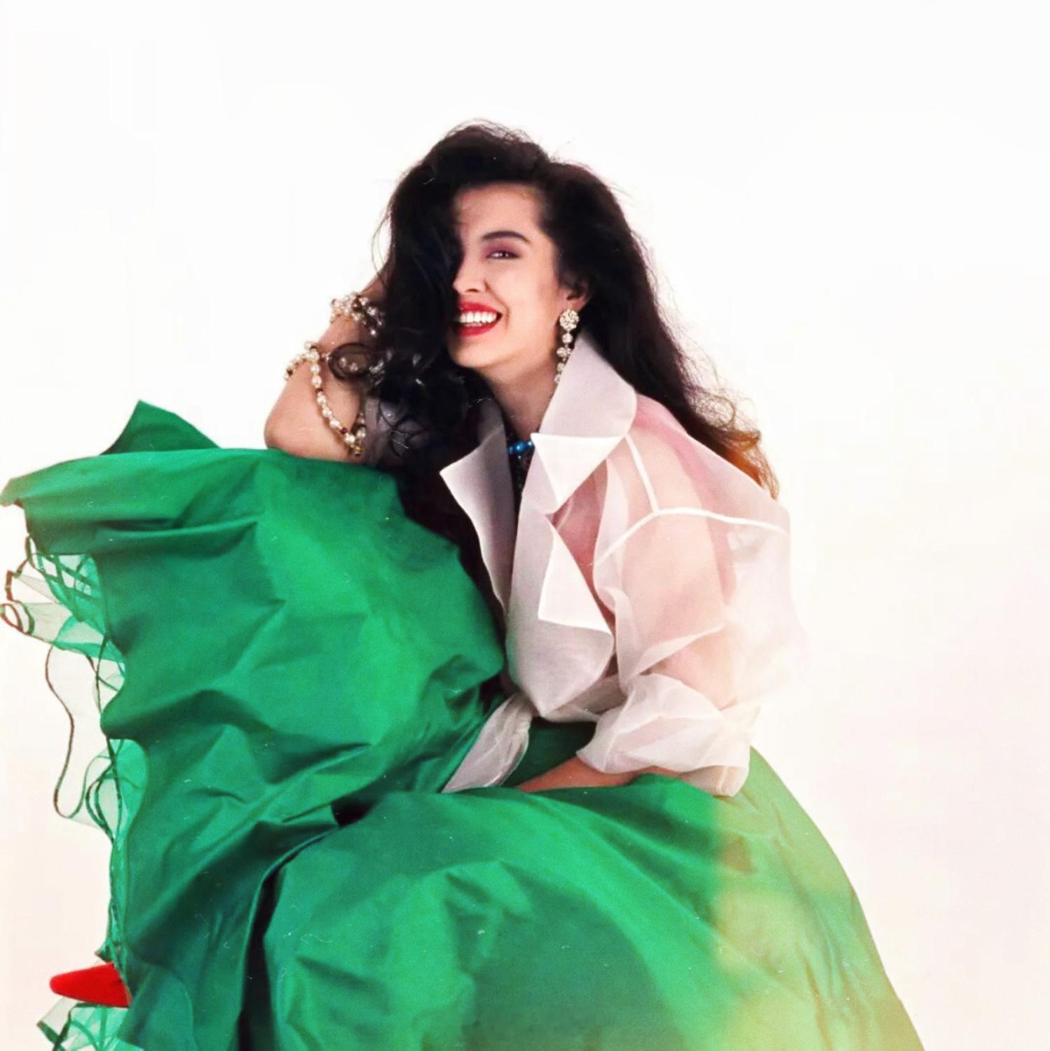 王祖贤旧相簿子哇哦，又有新图！杨凡导演继续开仓放粮，发布王祖贤王祖贤 又一张从未