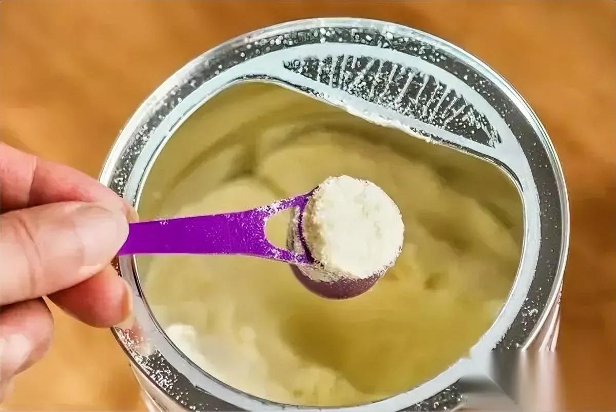 京东奶粉靠谱吗？弟弟急坏了

刷到假奶粉新闻，他慌问我某东自营进口奶咋样

说实