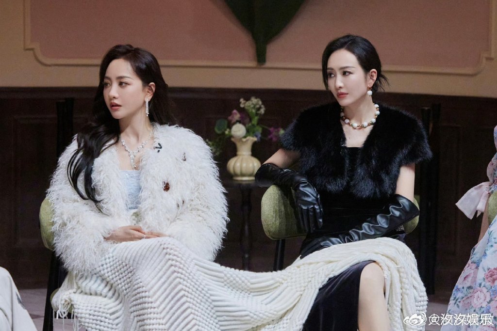 大侦探首次双女侦探 历史首次双女侦探！这哪是探案，分明是公费贴贴好期待好期待！！