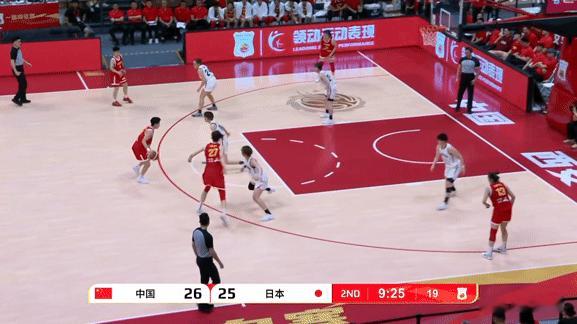 杨舒予半场11分，三分神准突破犀利，进步太大了[鼓掌]，妥妥的外线核心啊现在！中