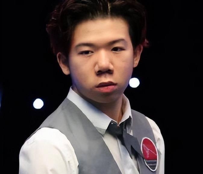 江俊只是个年轻的斯诺克球员，只是在激烈的大赛比拼中有点心态失衡的波动，加上些情绪