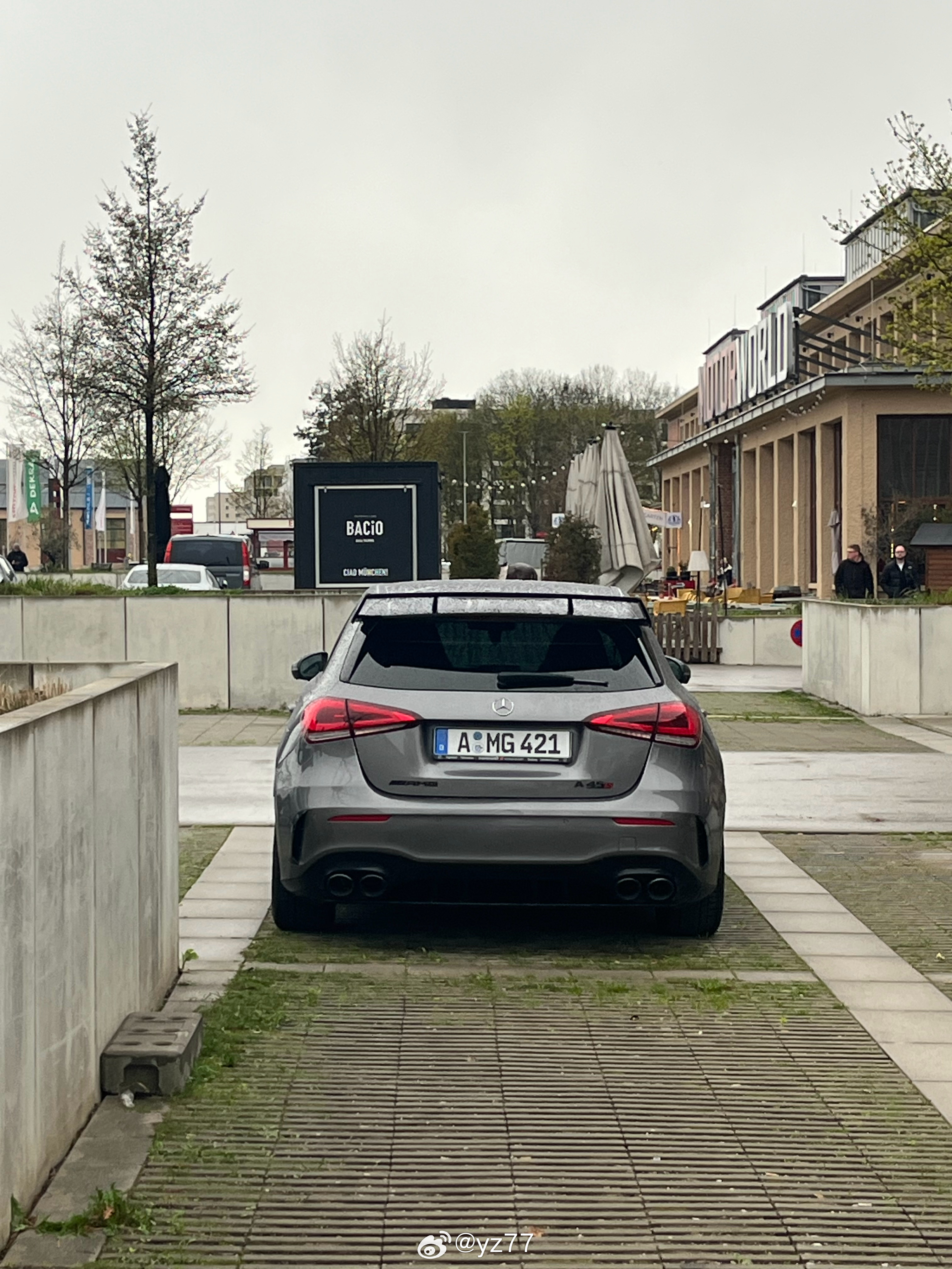 这车牌牛逼炸了，AMG 421psyz77聊车