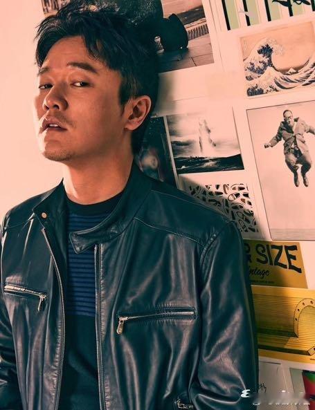 肖央 叔圈的座上宾喜剧和正剧无缝切换，肖央演什么像什么！他饰演的每一个角色都有着