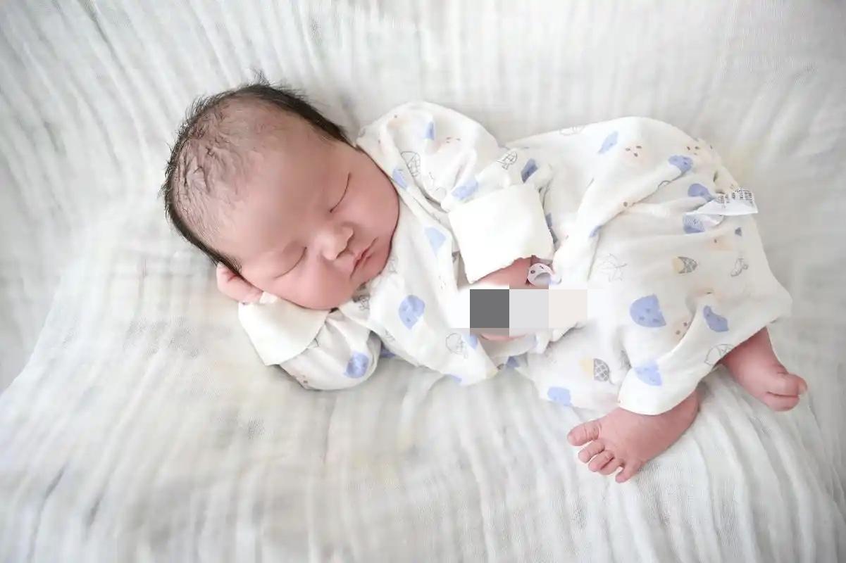 看哭了！医院一名孕妇生了个男孩，婴儿没呼吸，拍来拍去不哭，主产医师都要放弃了，实