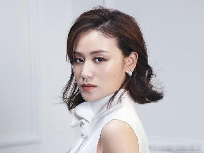 叶一茜说不如第一季就来浪姐乘风2026听叶一茜拍大腿感慨没早踏上浪姐舞台，真性情