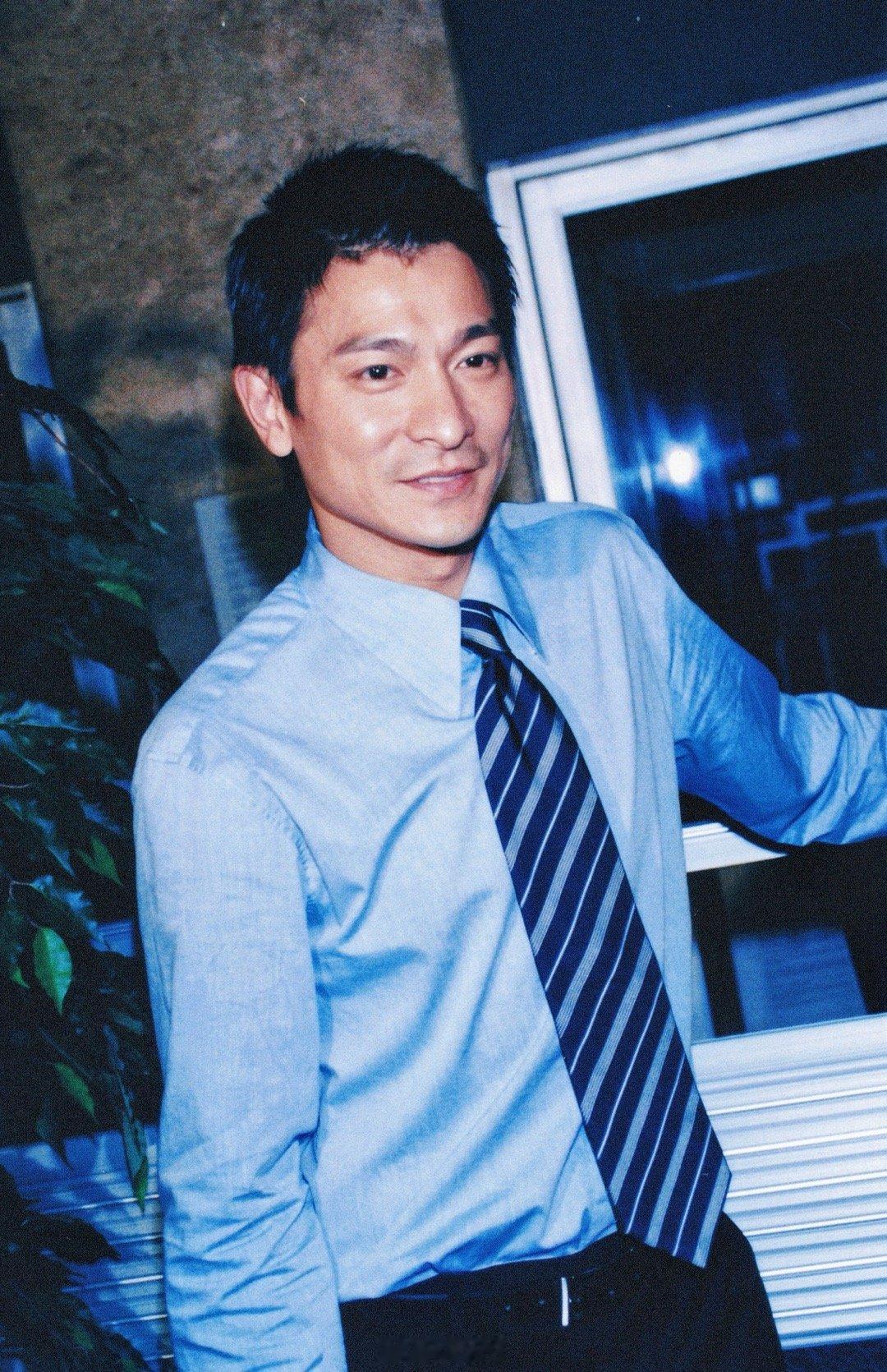 刘德华[超话]搭乘花絮去幕后 从容潇洒的刘Sir——拍摄【无间道】的刘德华刘德华