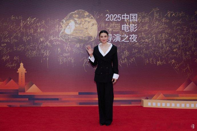 宋佳每个角色都在塑造自己 不是被角色定义，是与角色相互成就。她把导演的镜头、观众