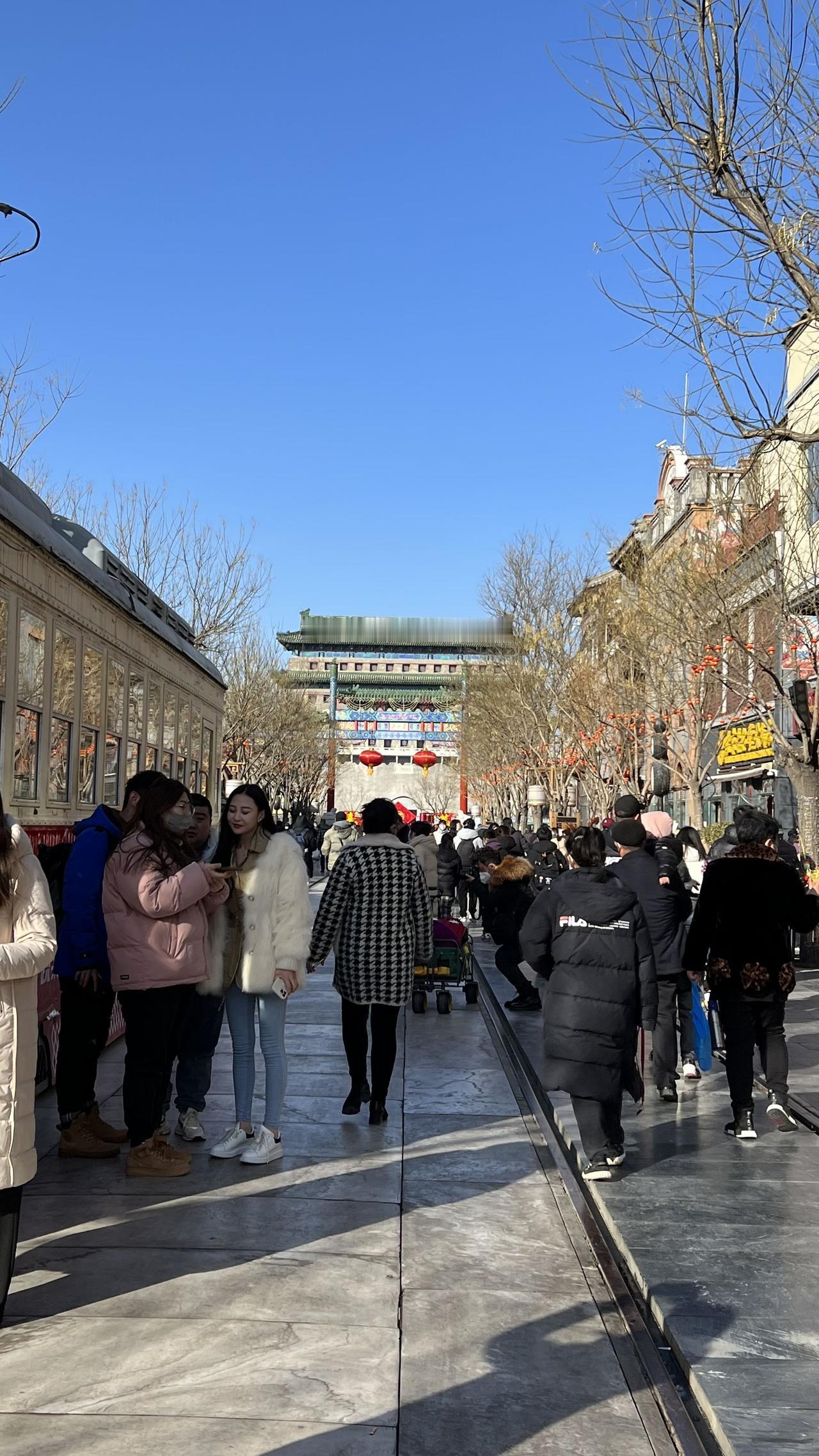 【原创】前门大街：繁华街市闹，古韵映人间。