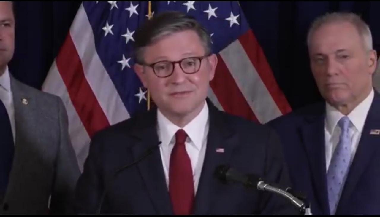 美国众议长迈克.约翰逊：

“共和党执政的国会头十个月，是我们有生之年见过的最具