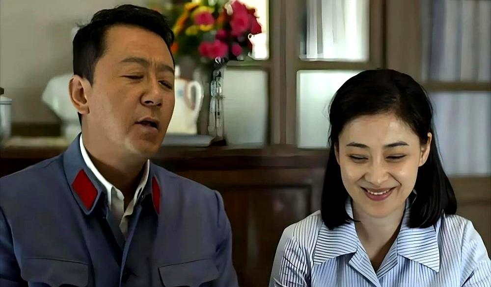 《父母爱情》里江德福回乡，哪是水土不服？

他退休后带着安杰风光回老家，三十年了