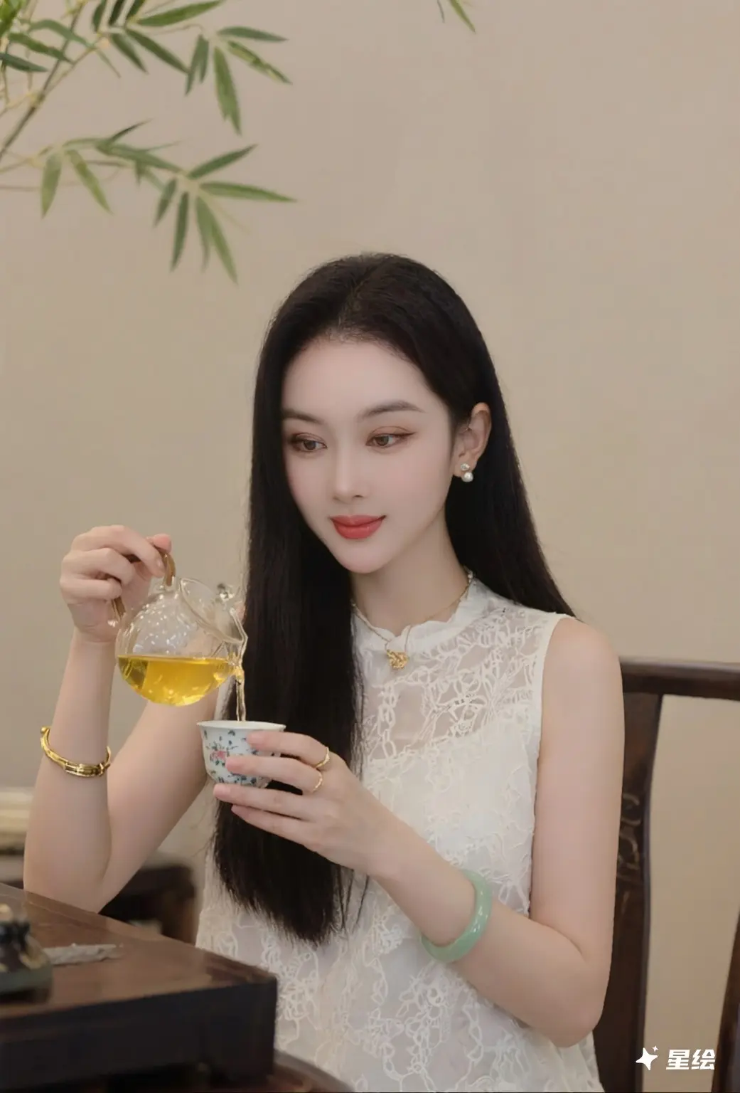 希望岁月为你留下的是阅历，不是皱纹 勇于投资自己的美丽 那是外化在肌肤上的智慧