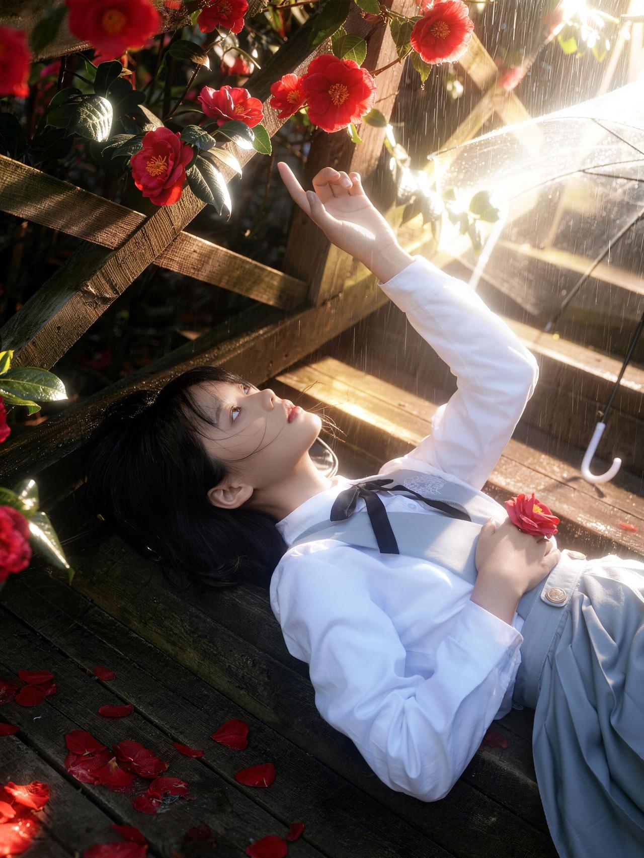 这组作品将少女与花卉置于自然光影中，通过不同角度的光线运用，展现了人像摄影的光影