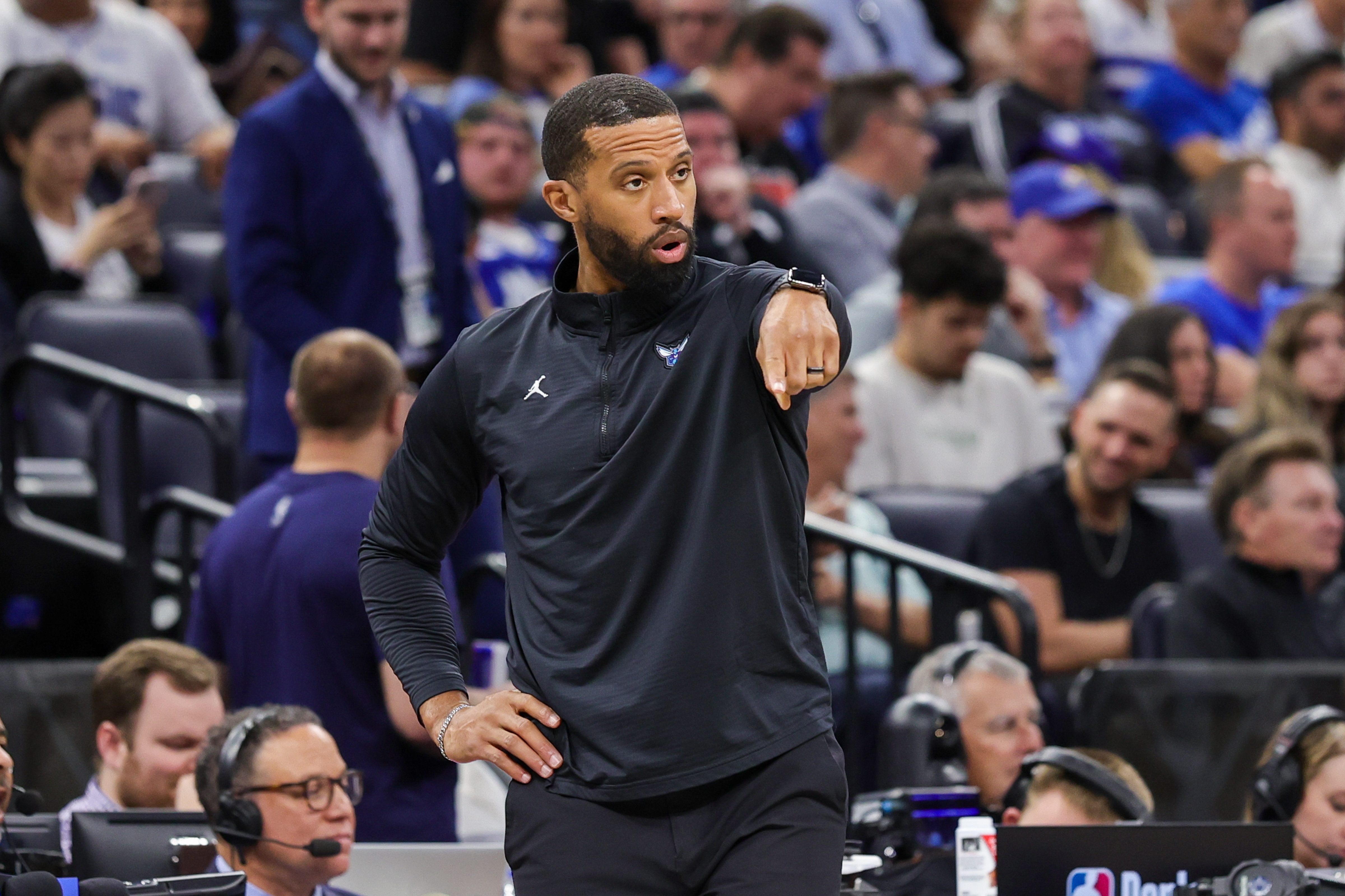 黄蜂主帅谈失利：陷入困境时我们总想着靠单打独斗解决问题