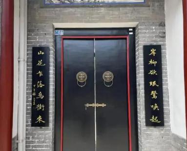 济南芙蓉街那套清代四合院又挂出来卖了。时隔8个月，起拍价还是雷打不动的3500万