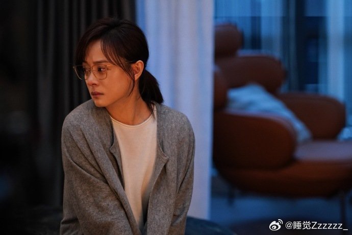 孙俪新剧浴缸戏孙俪浴缸戏孙俪没有激烈爆发，却在水中尽显疲惫与绝望，孙俪演技太细腻