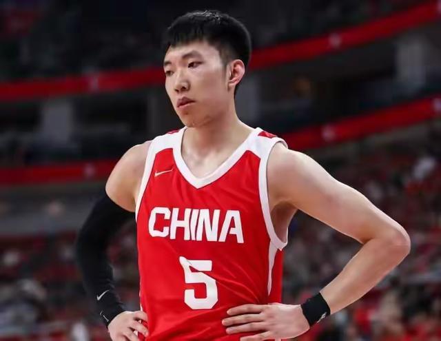 亚运男篮半决赛！
今天的日子比赛对阵日本比较特殊，希望中国男篮终于找到机会，往死