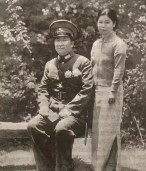 1947年，特务们将杨虎城的夫人谢葆真牢牢捆住，又用针头扎进她的大腿，谢葆真顿时