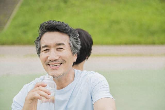 我发现男人过了60岁，基本上都会有如下现状，具体表现是这样的