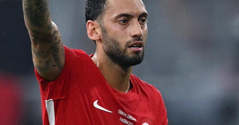 🇹🇷 土耳其体育奥斯卡奖揭晓，恰尔汗奥卢当选最佳球员：“这对我意义重大，目标