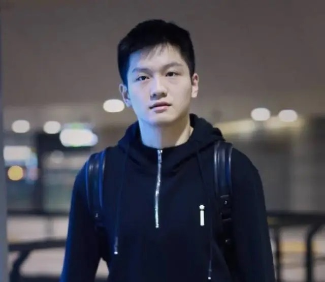 樊振东这次如果拿下男单冠军，是不是直接封神？队友首轮游，自己魔鬼半场，如果能拿到