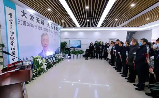 1970年，徐州一主任医生趁妻子不在，偷偷服用了4克毒性极强的曼陀罗花，你可能以