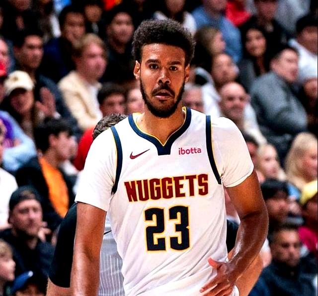 卡梅伦-约翰逊活了
 

卡梅伦-约翰逊从篮网转掘金初期状态差，前11场三分命中