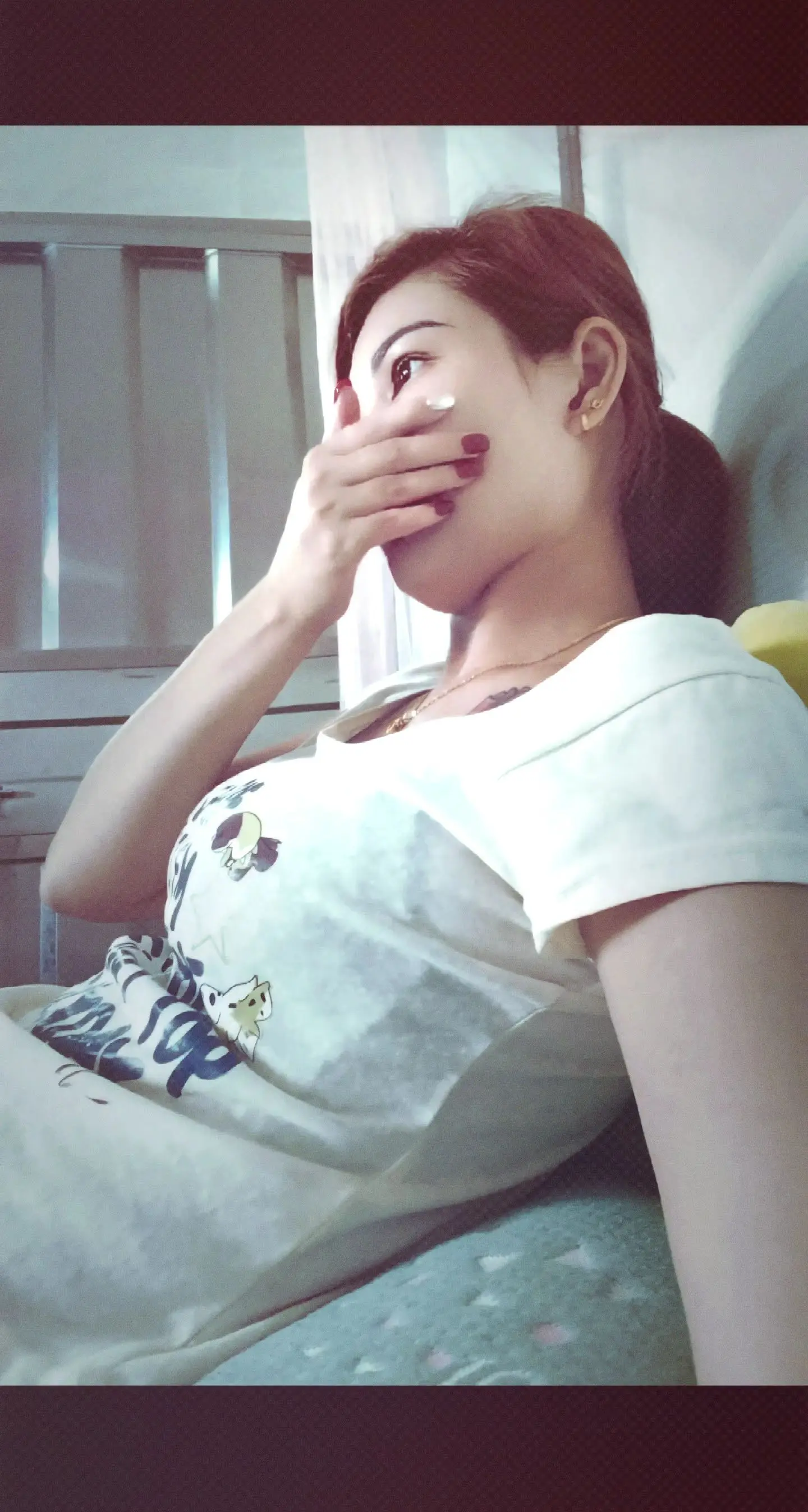 哪有那么多故事，就是感觉自己的人生为什么那么不堪一击