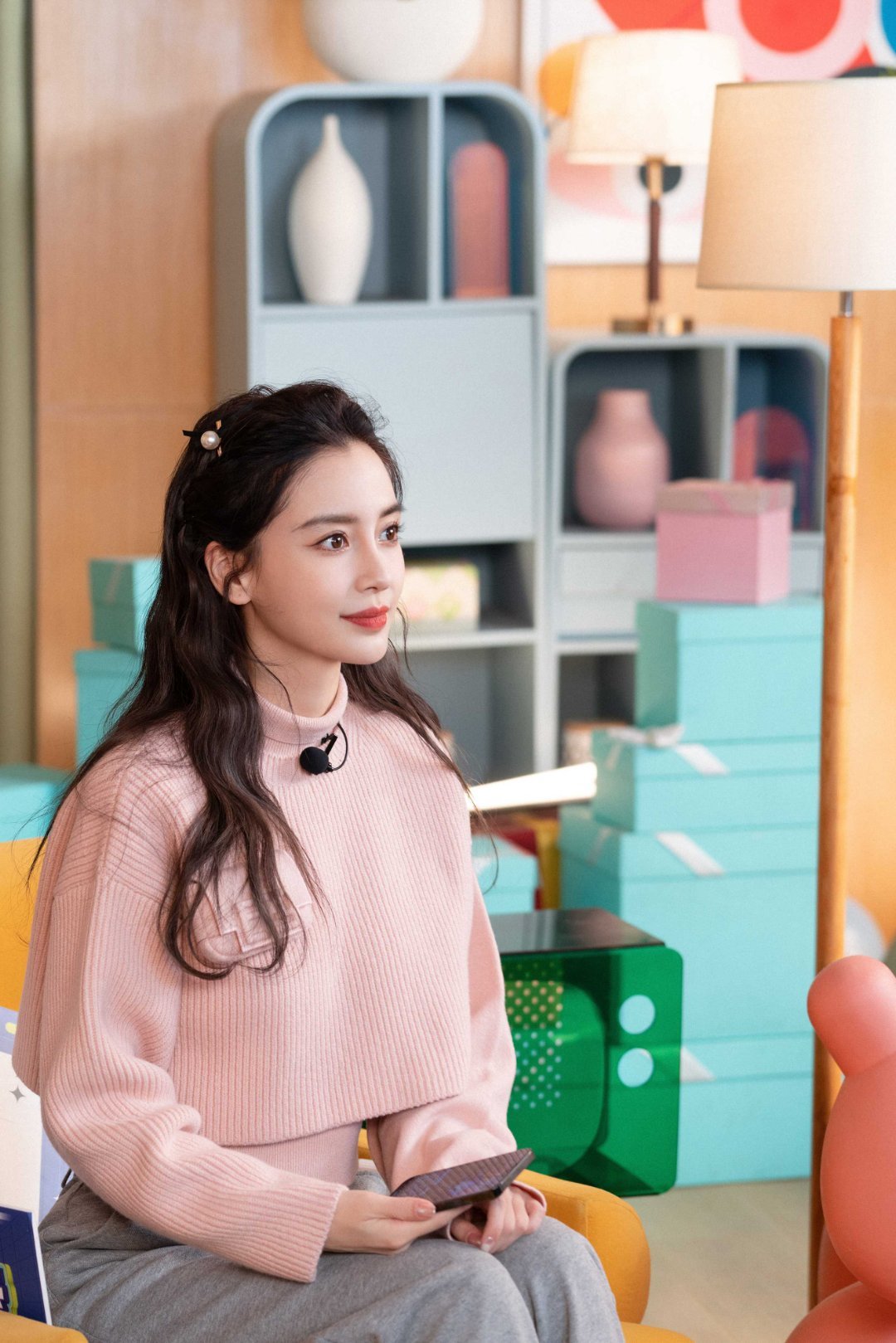 angelababy angelababy “我沿着星河捡着你遗落在月亮旁的浪漫