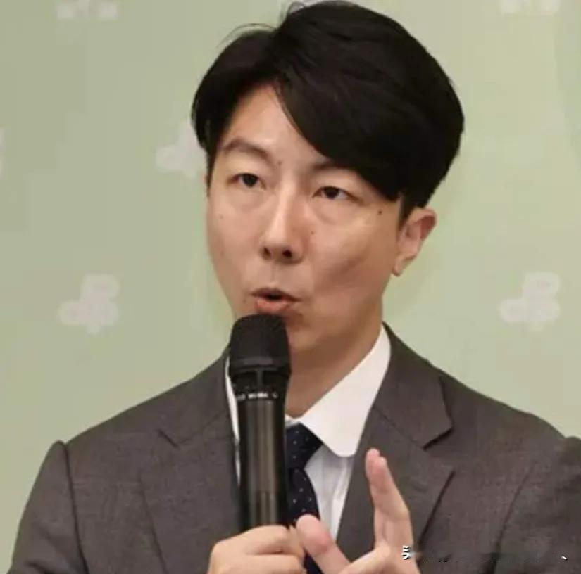 民进党，真的撑不住了！吴峥在镜头前亲口喊出"快被烦死了"，就因为国台办每周开一次