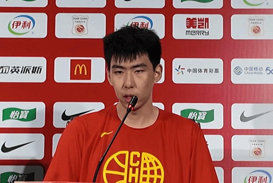 杨瀚森归队后做好竞争准备？徐昕：国家队需要我时我就顶上