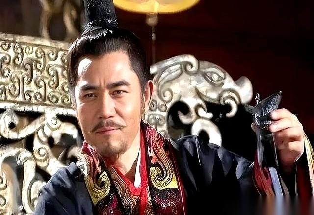汉武帝元狩四年，未央宫里上演了封建帝王最狠的一招“借刀杀人”。
一个姓狄的儒生跪
