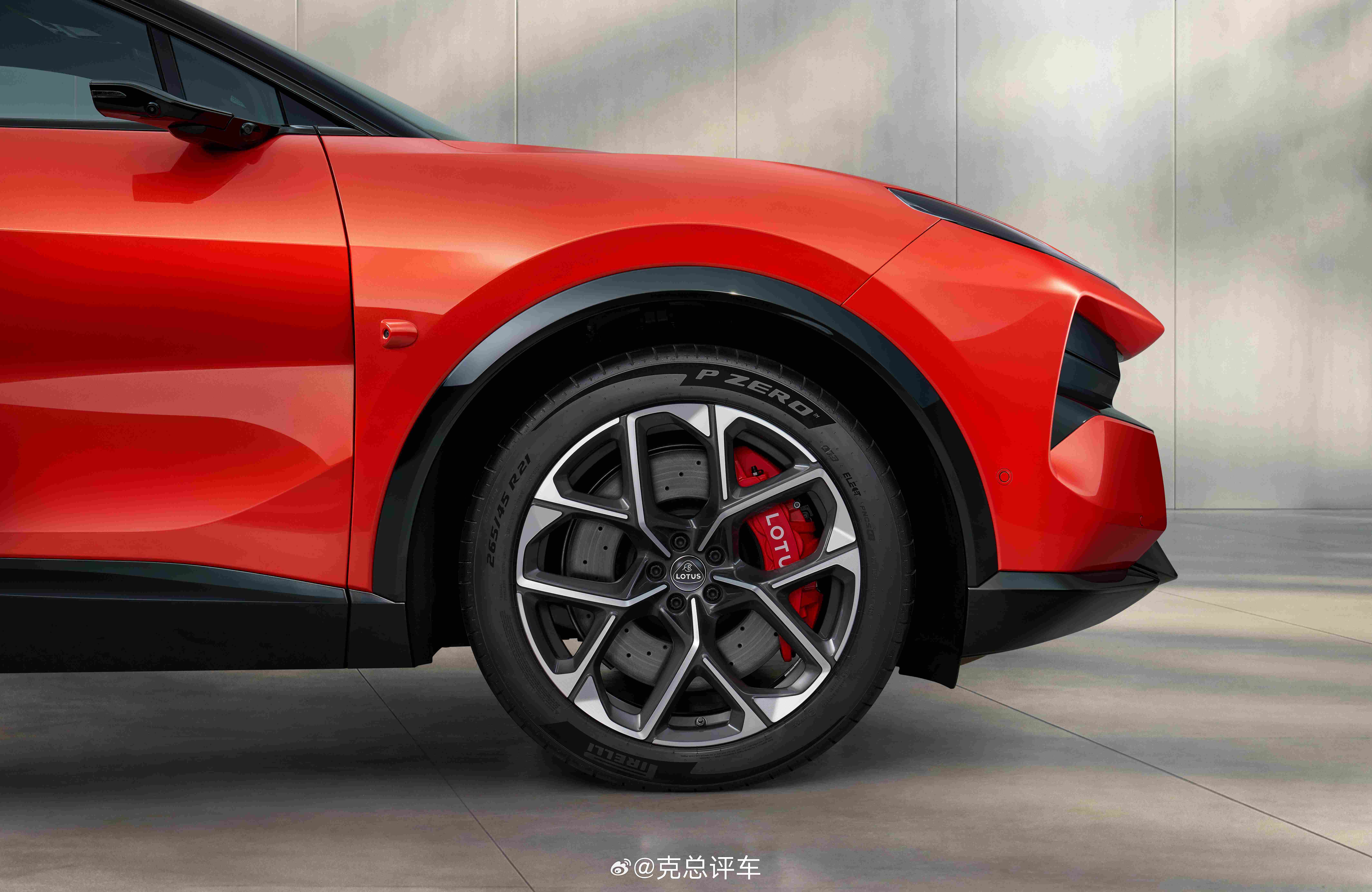 倍耐力X 莲花跑车首款插电混动SUV For Me量身定制P Zero轮胎莲花跑