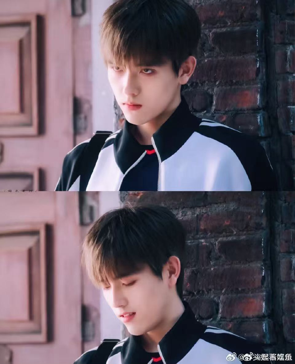 陈飞宇又穿校服了 陈飞宇新电影《见春天》校服路透，简简单单的白衬衫却苏感爆棚，完