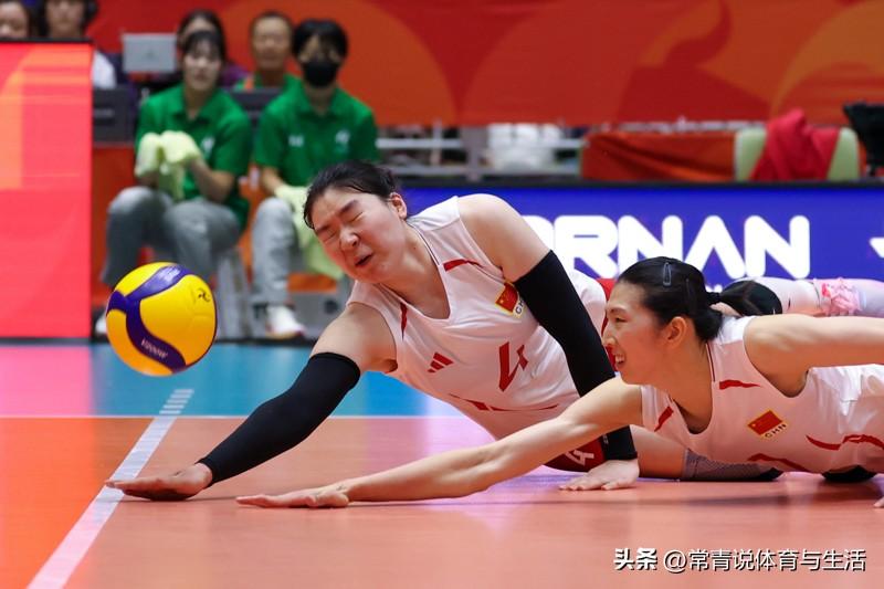 亚运会小组赛，中国女排对阵菲律宾女排，前两局为什么赢得那么难？
原因就在于，菲律