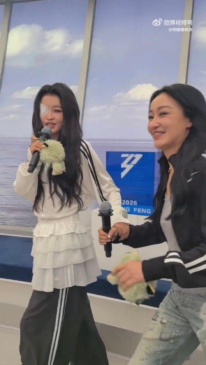 孙怡孙怡 赵子琪淘汰发布会乘风2026认可藏在言语之间，孙怡大方称赞赵子琪格局开