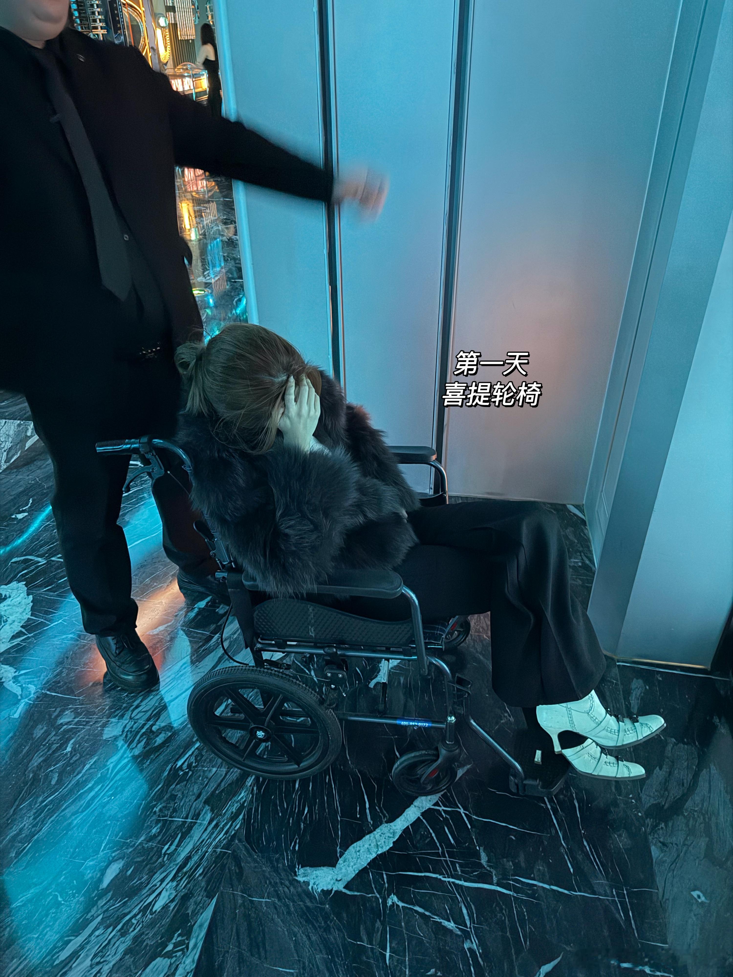 2026刚过了一个小时我就断片了早上七点钟睁开眼睛发现自己已经睡在床上摘了隐形换