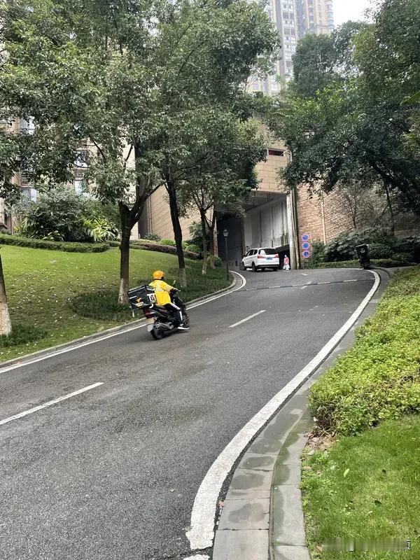 慧物业上线，重庆小区物业烦心事可以一键上报
不少业主都有同感：小区公共收益、设施