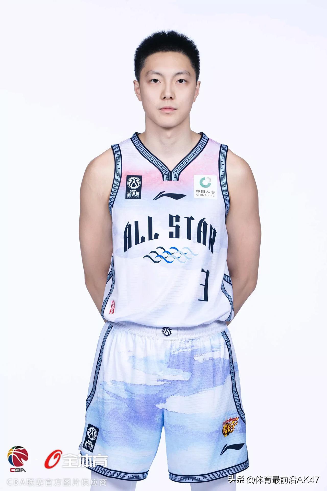 实至名归！恭喜胡明轩夺得三分球大赛冠军。全明星赛还是三分球大赛最好看，今年三分球