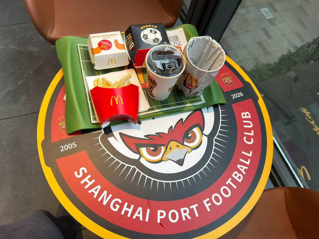 韩国vs捷克庆祝本届世界杯亚洲球队首胜顺便打卡伊戈麦当劳上海海港世界杯