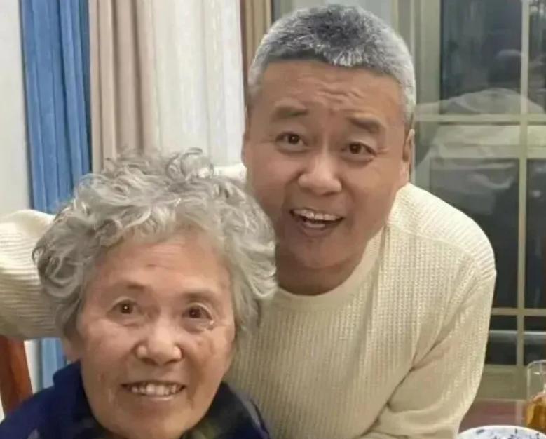 2015年，山东46岁男子投资失败，妻子却在他负债4600万后，带着孩子离开。哪