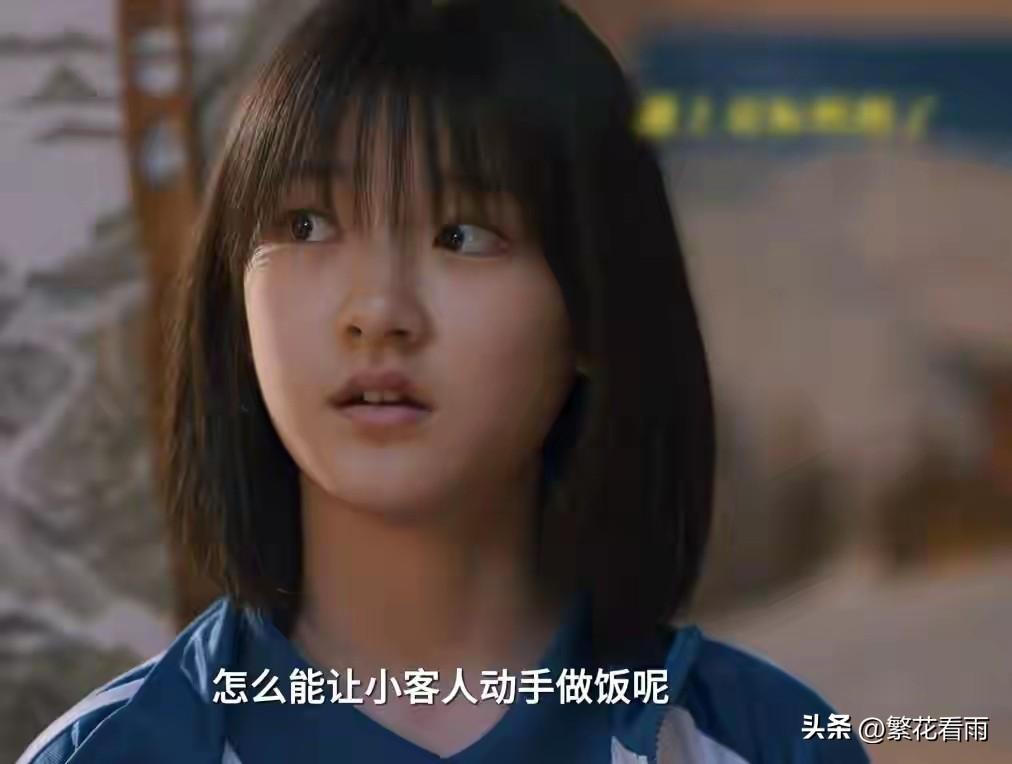 王圣迪在《隐身的名字》里饰演少年任小名，这孩子确实有灵气，小小年纪能把那种"懂事