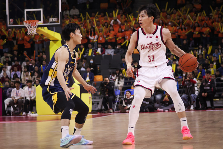 逆天局，约克超远距离三分绝杀！稠州金租男篮客场1分险胜广东