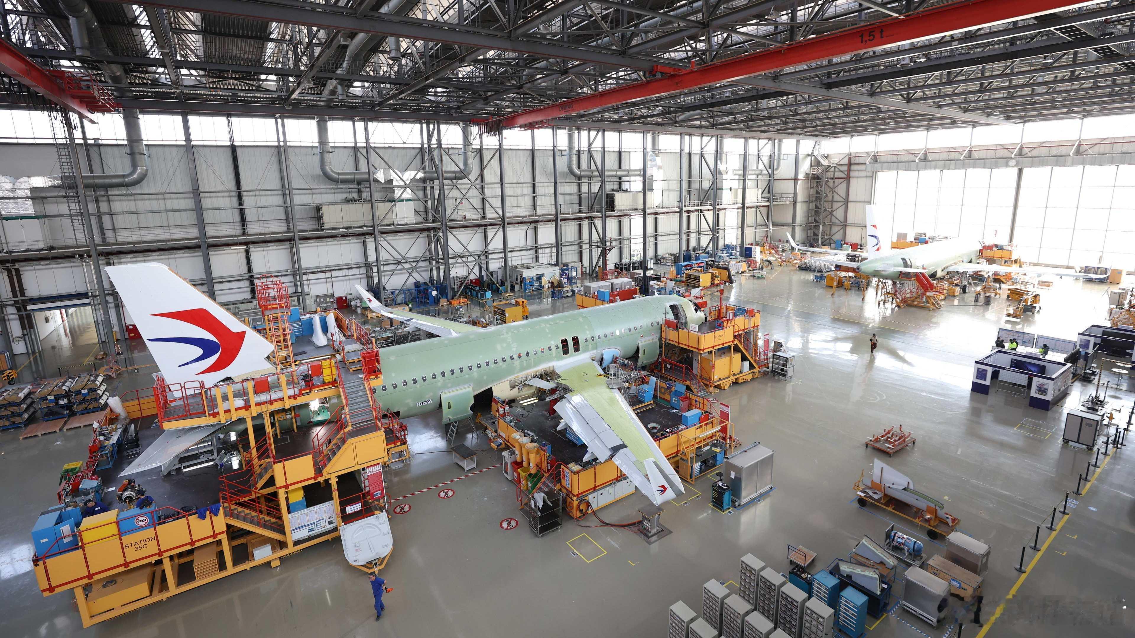 默茨北京宣布中国拟追加120架空客订单2月25日，访华的德国总理默茨在北京宣布，