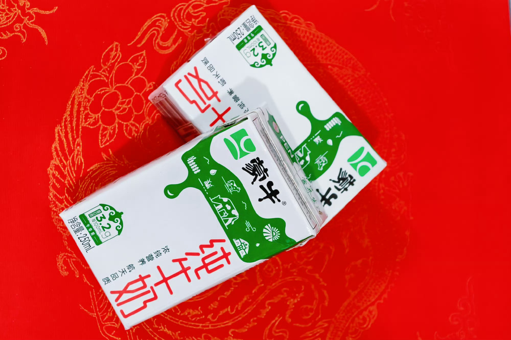 牛奶可真的是平时家里老人孩子也是要喝的必备品。特别是孩子到考试的时候，更是要随身