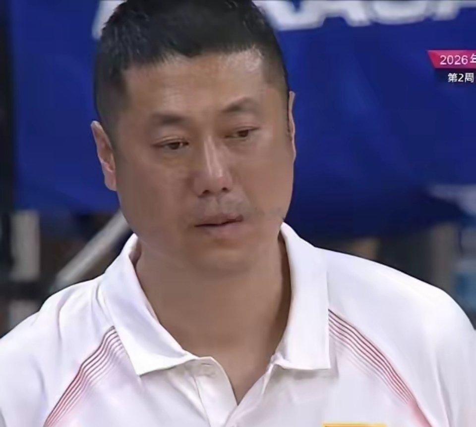 赵勇情绪崩溃了！被中国女排气得都无语了，第三局德国20-15领先，赵勇叫暂停，说
