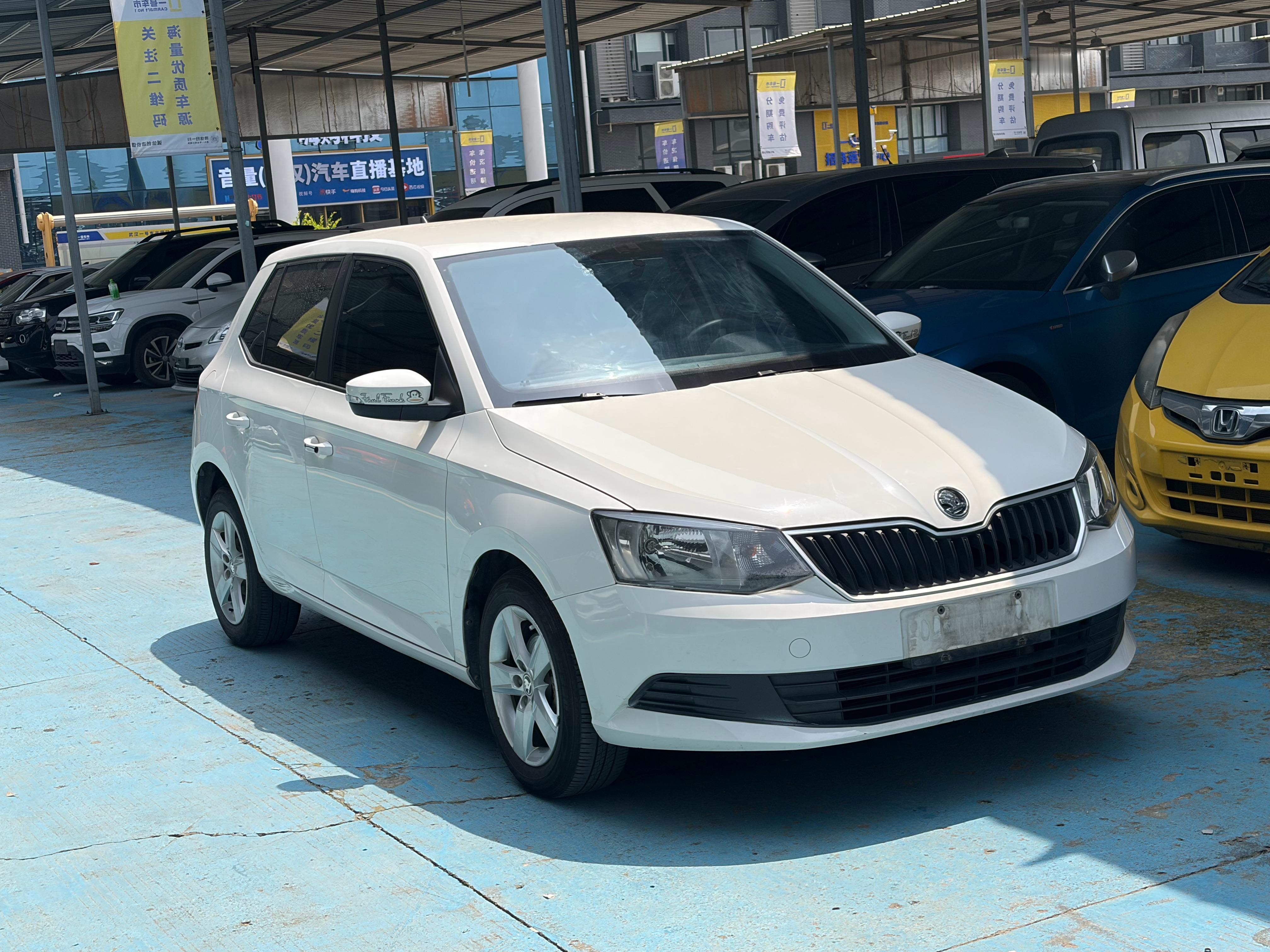 17年自动挡晶锐已售，刚过户完，武汉本地粉丝上午直接来店里拿下。另外还有个14年